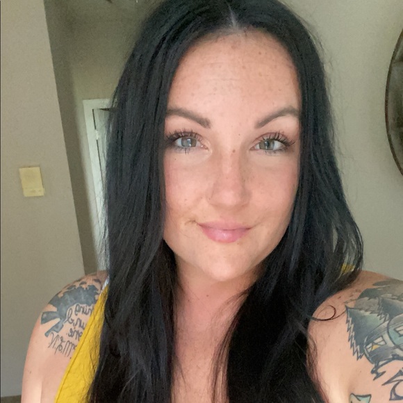 Meet your Posher, Aubry - Picture 1 of 1